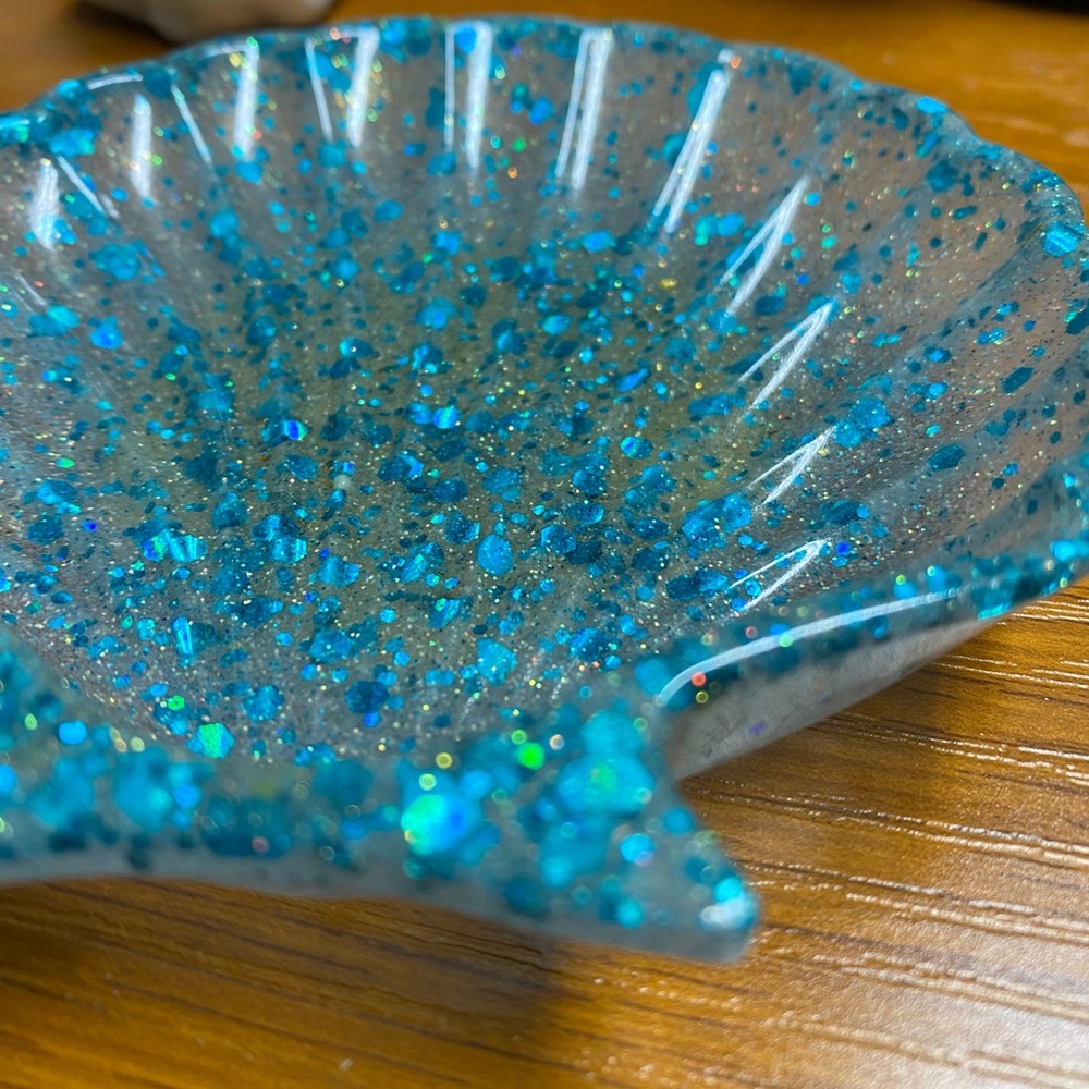 Luminous soap dish